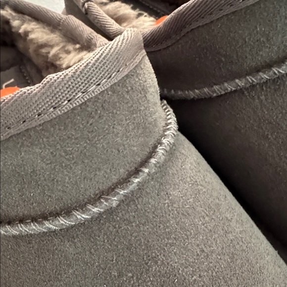 UGG Charcoal Suede Slippers men’s size 11 new w tags - Picture 2 of 6